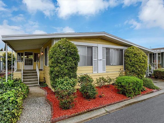2nd image of 117 Mountain Springs Dr #117