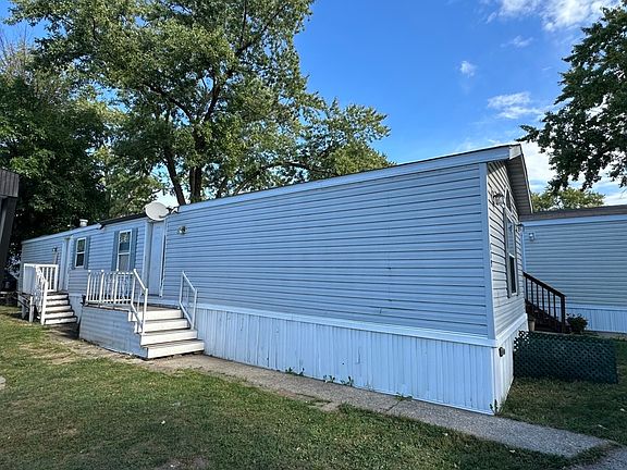 3rd image of 416 W Touhy Ave #119