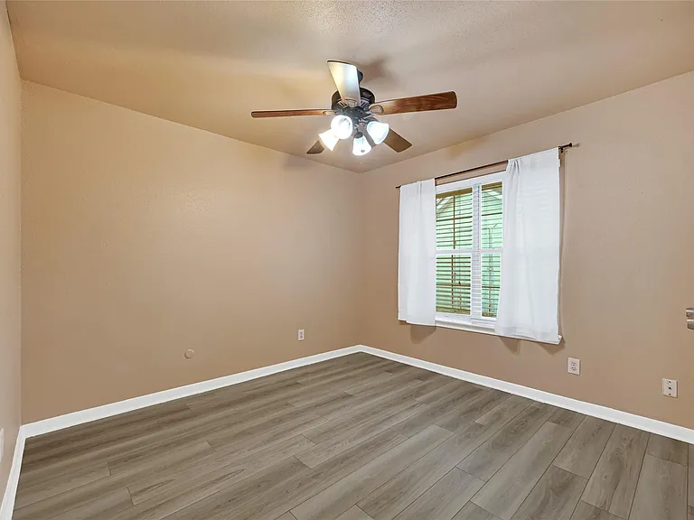 7323 Log View Dr — Photo 6