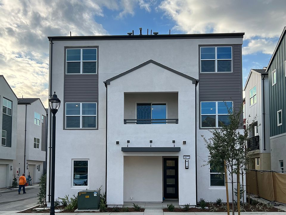 1st image of 4472 S Bryant Paseo
