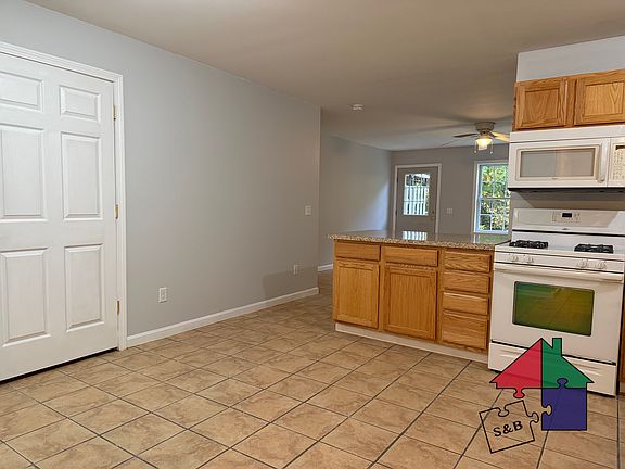 4th image of 33 Green St #107