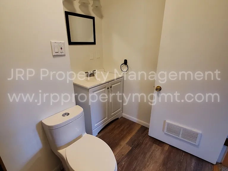 555 Norvell Beach Dr — Photo 6