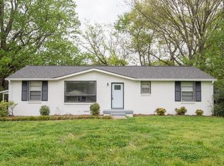 1807 Foxdale Dr, Murfreesboro, TN 37130