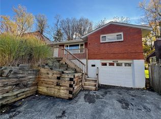 11256 Azalea Dr, Pittsburgh, PA 15235