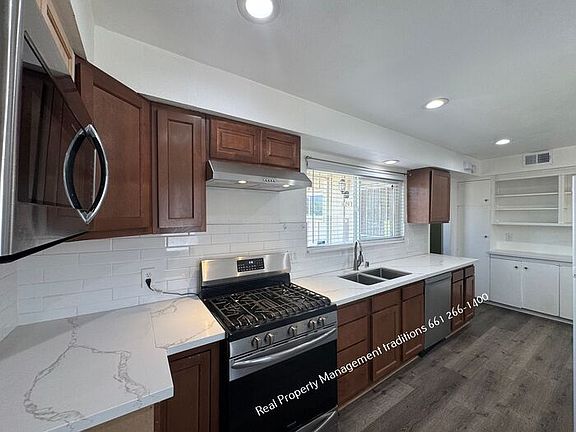 3rd image of 1020 W Avenue J14