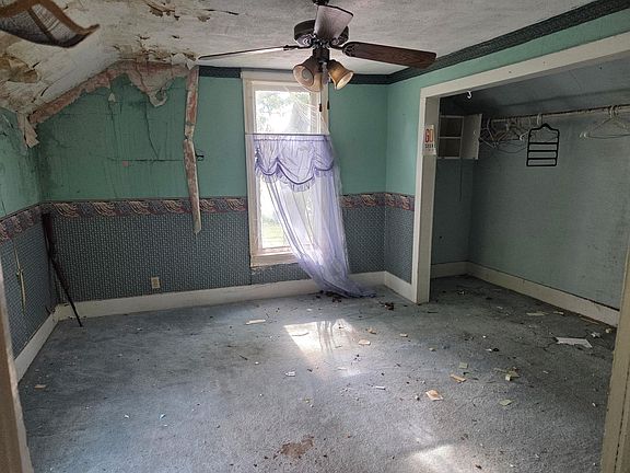 3rd image of 416 N Indiana St
