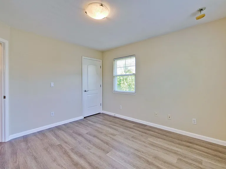 352 Beemer Ave — Photo 42
