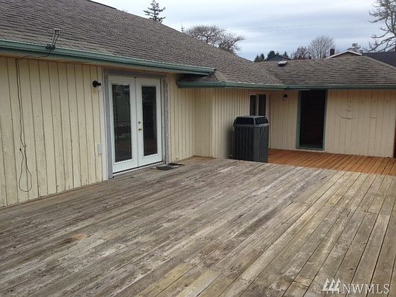 3rd image of 1335 Lenore Dr