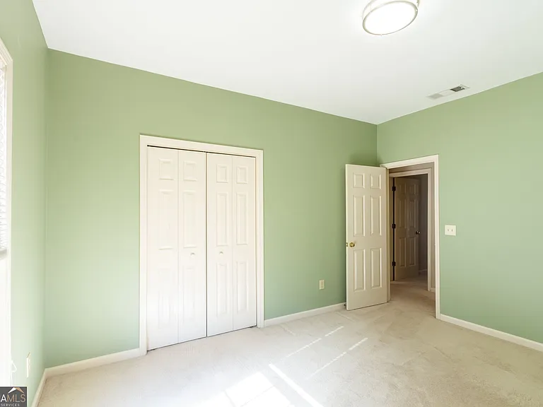 612 Redbud Ln — Photo 52