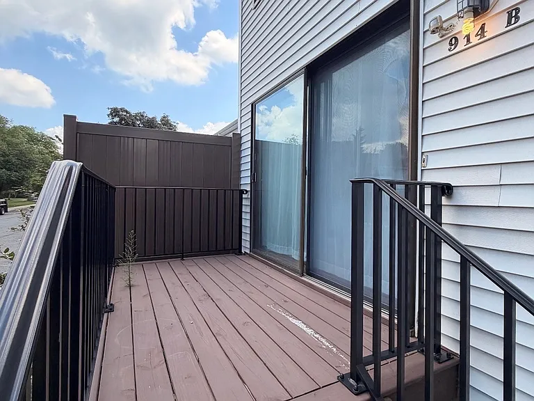 914 Merritt Dr #B — Photo 9