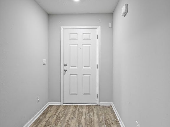 4th image of 7747 Sunnydale Ln