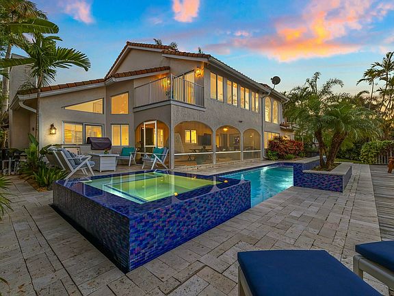 4th image of 915 Hyacinth Drive