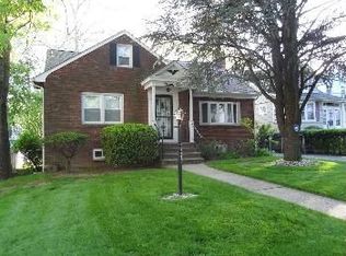 25 Schaefer Rd, Maplewood, NJ 07040