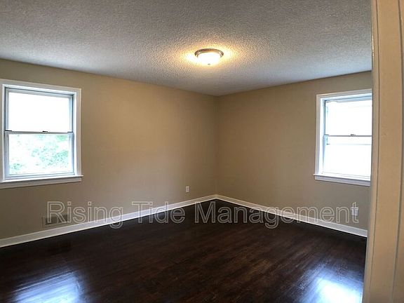 4th image of 724 Self Dr