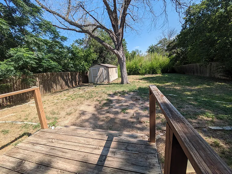 549 W Merriweather St — Photo 20