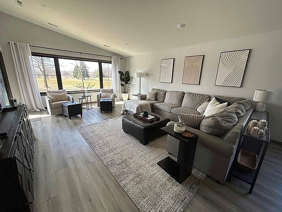 4th image of 1560 Blaines Way #1