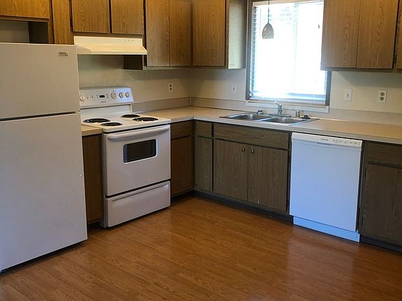 3rd image of 1047 SE Jensen St APT 102