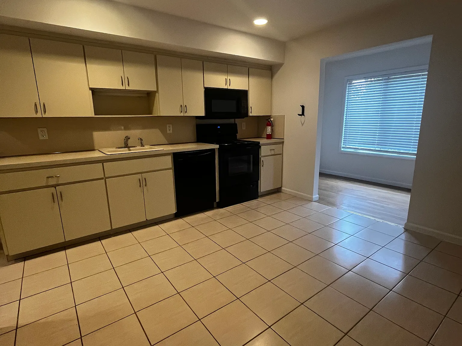 2 bed, 1550 sqft, $2,890 — Photo 4