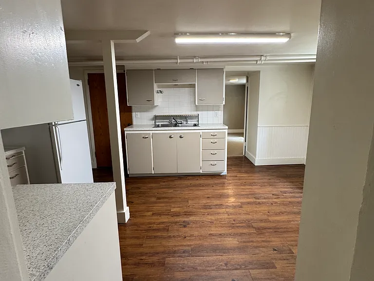 516 S Meldrum St #5 — Photo 5