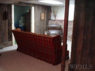 3rd image of 10 Hemlock Ln