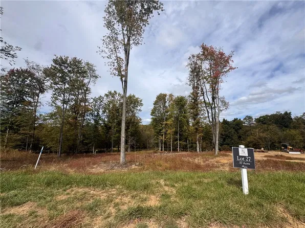 143 Woodford Dr, Evans City, PA 16033