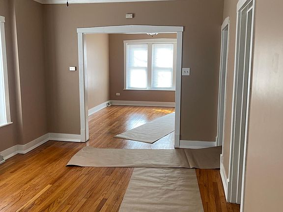 2nd image of 1305 N Keeler Ave #1