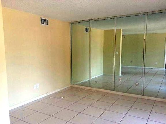 4th image of 14525 N Kendall Dr #205J