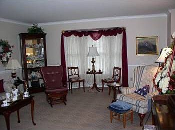 2nd image of 4001 Hazel Ct