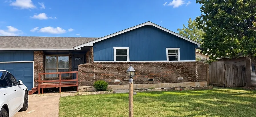 4 bed, 1200 sqft, $1,200 — Photo 2
