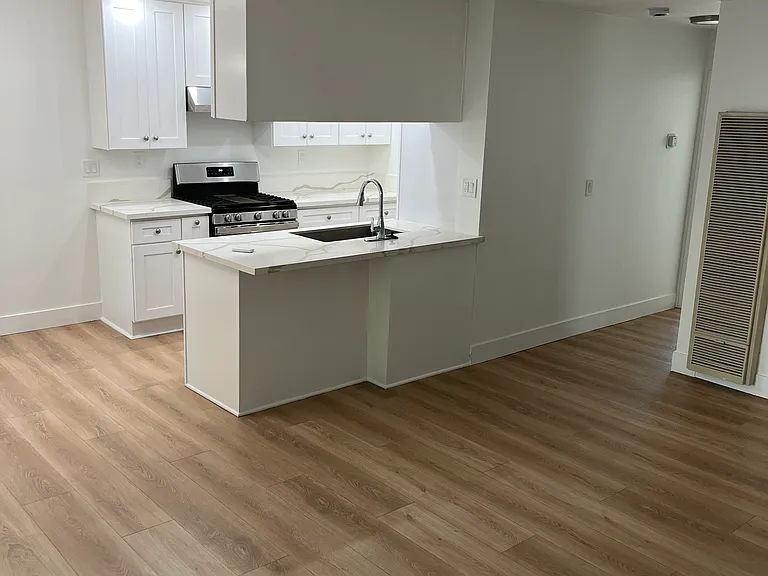 Villa Woods Apartments — Photo 43