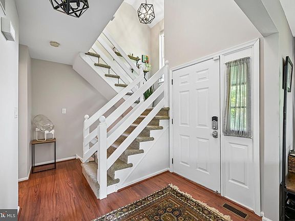 3rd image of 197 Bradford Ln