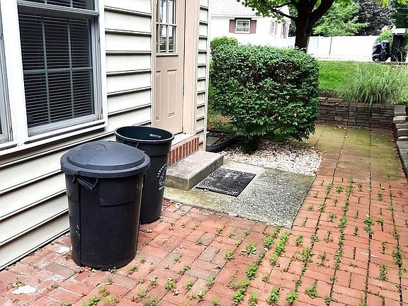 3rd image of 51 N Cherry St