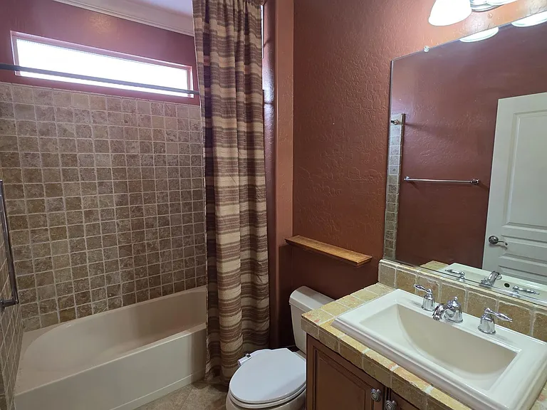 1640 Autumn Valley Ct — Photo 11