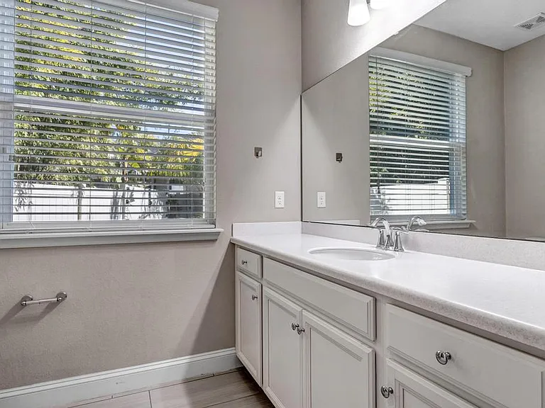 275 Renwick Pkwy — Photo 55