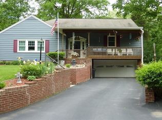 7035 Guyer Rd, New Kensington, PA 15068