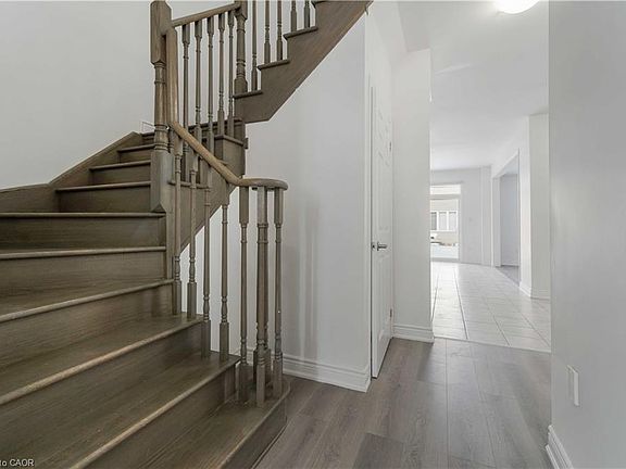 5th image of 20 Vaughn Dr