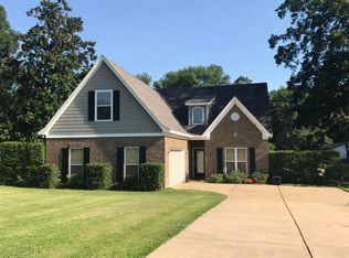 1863 Jeannie Dr, Southaven, MS 38671