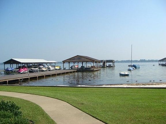 Community pier