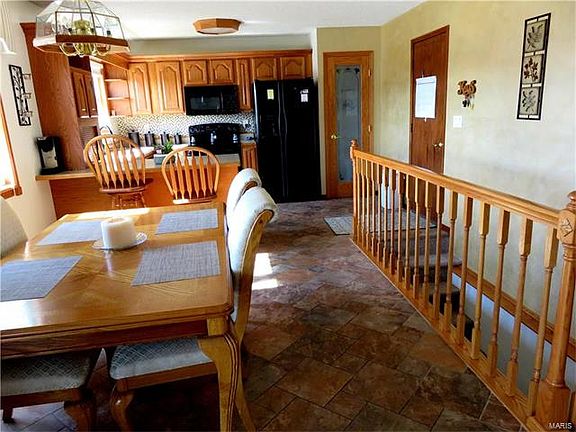 2nd image of 14 Blue Spruce Ct