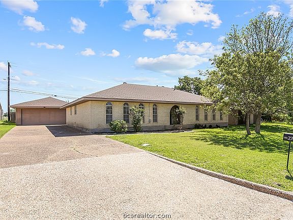 2nd image of 2708 Arbor Dr