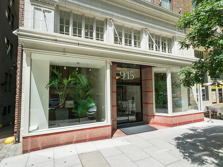 915 E St NW #101 — Photo 2