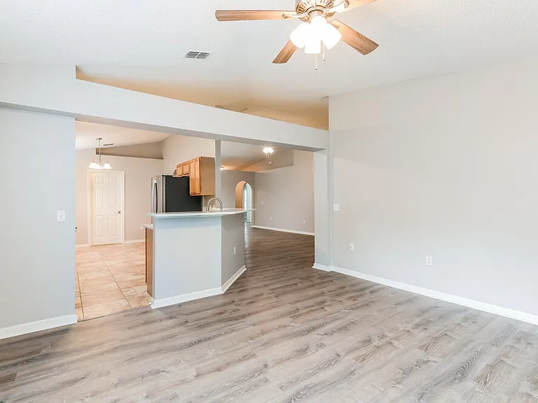 1117 Windy Bluff Dr — Photo 7