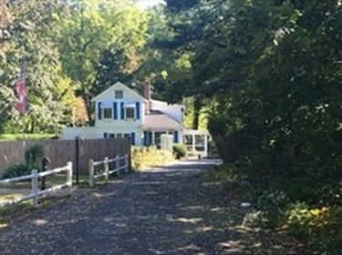 8 California Ln, Amesbury, MA, 01913
