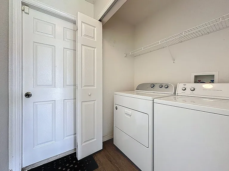 424 Danube Way — Photo 17