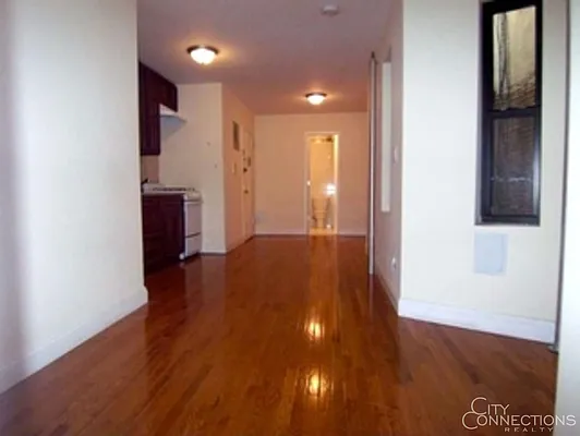 Rented by City Connections Realty | media 7