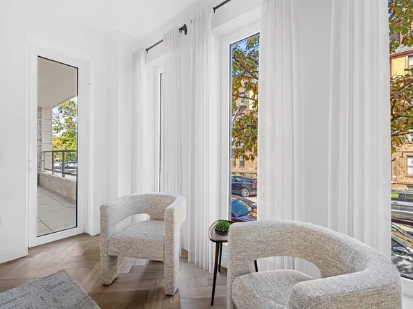 78-29 Austin Street image 8 of 31