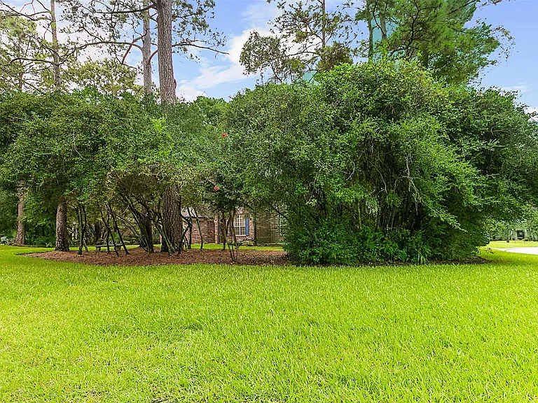 8 Greentwig Pl — Photo 36