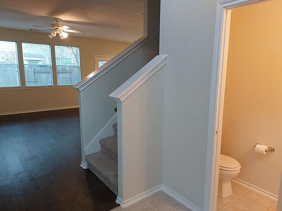 3rd image of 16823 Bellmoor Ln