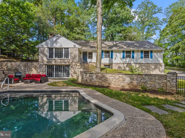 13 Weirwood Rd, Wayne, PA 19087