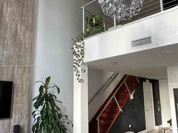 1050 Brickell Ave APT 410, Miami, FL 33131